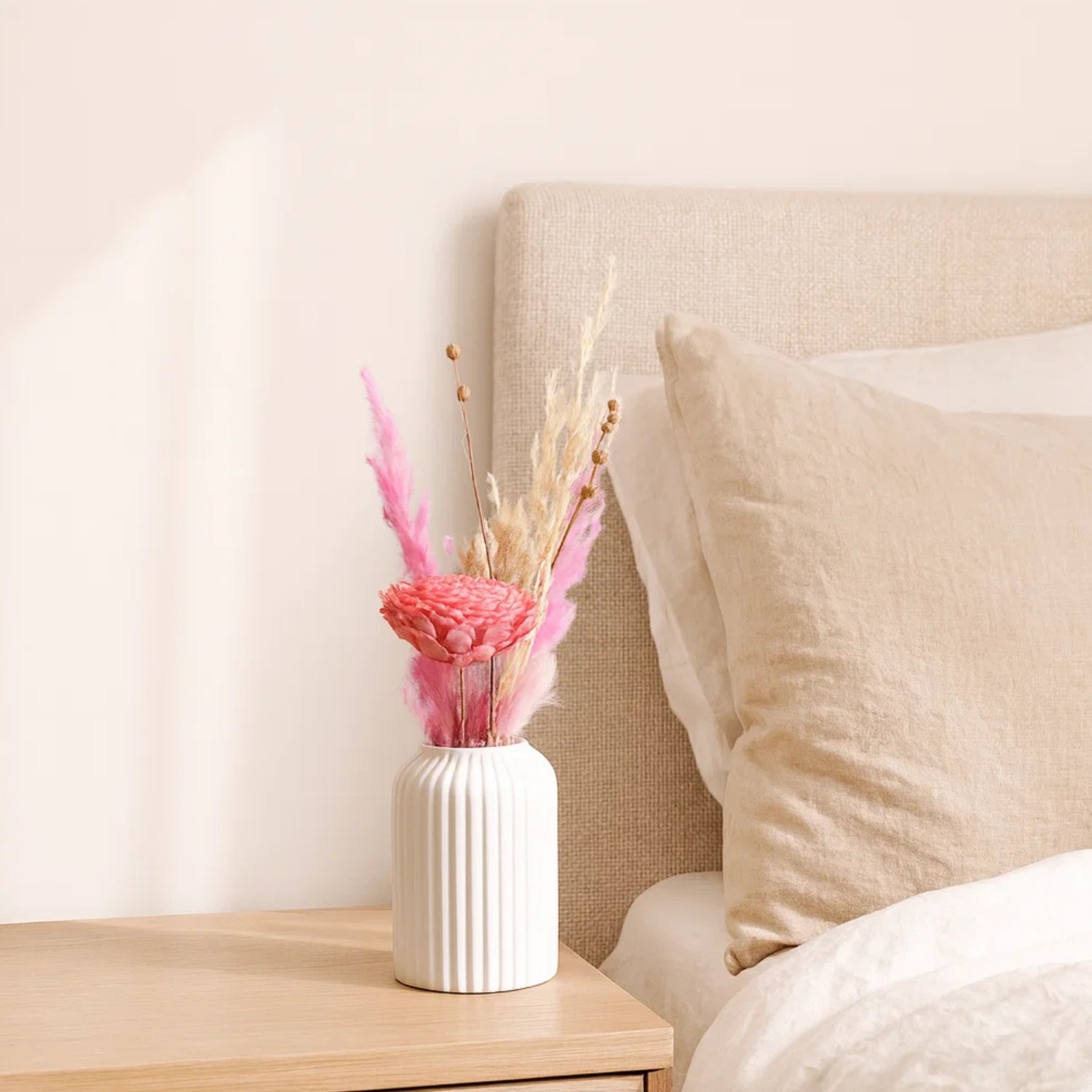 Elegant Mini Snow White Vase With Fragrant Aroma Mist Bunch