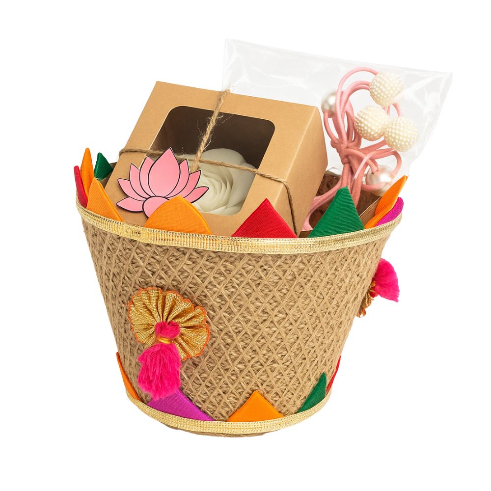 Fragrant Threads Mini Hamper With Jute Basket & Festive Decor