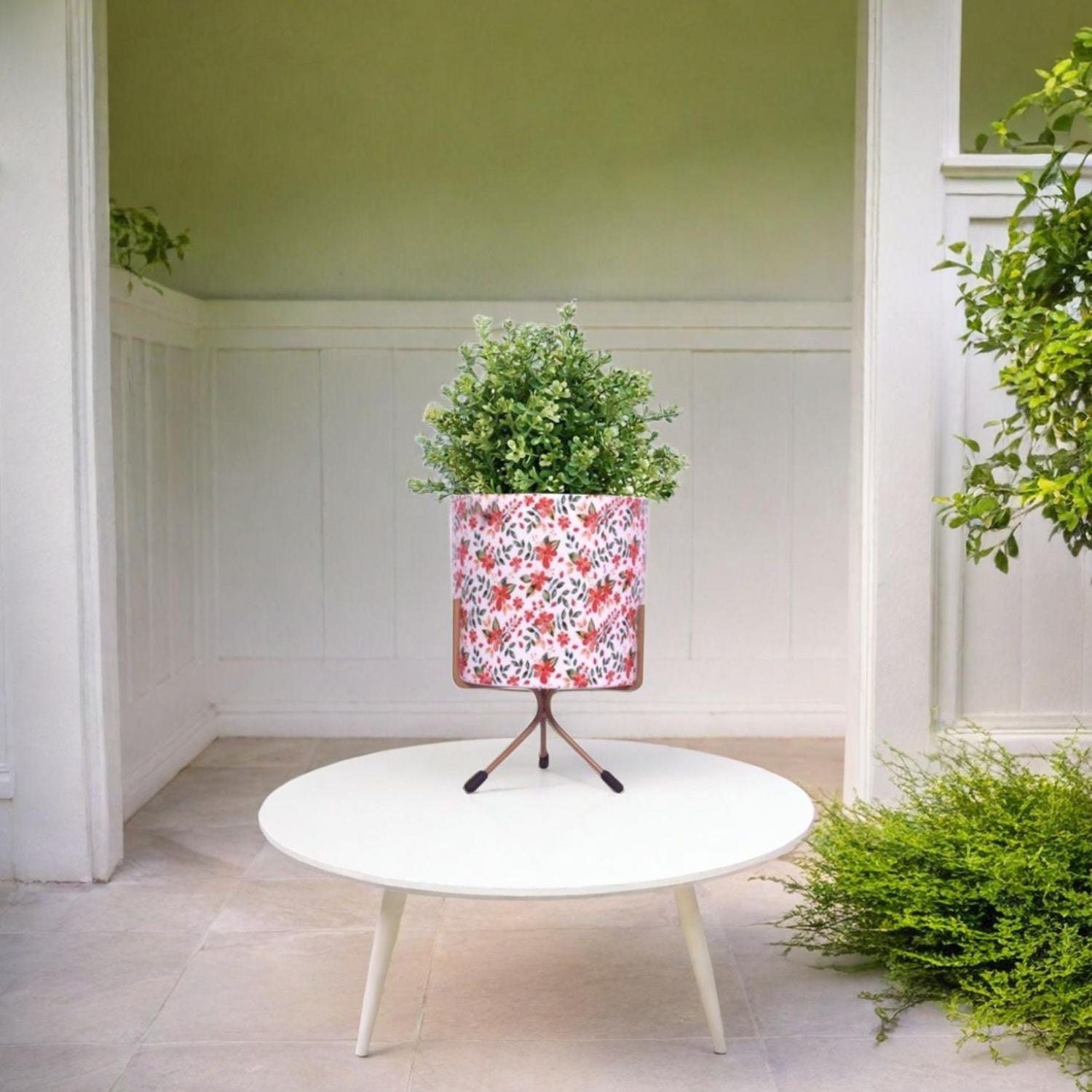 Charming Round Tabletop Pot - Leaf Print Design with Stand - Nestern