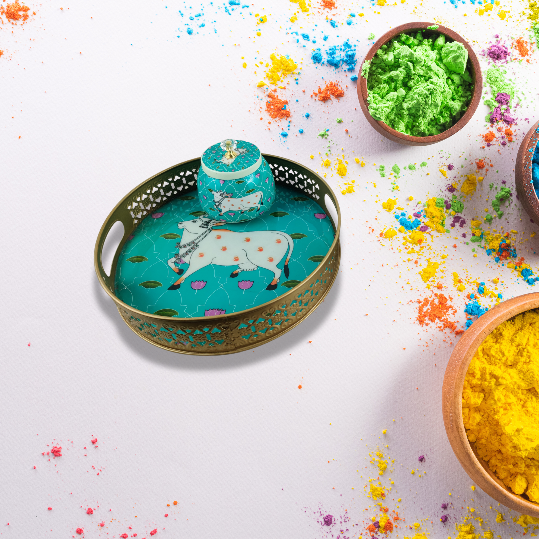 Graceful Cow-Themed Decorative Tray & Jar – A Blend of Tradition & Elegance - Nestern