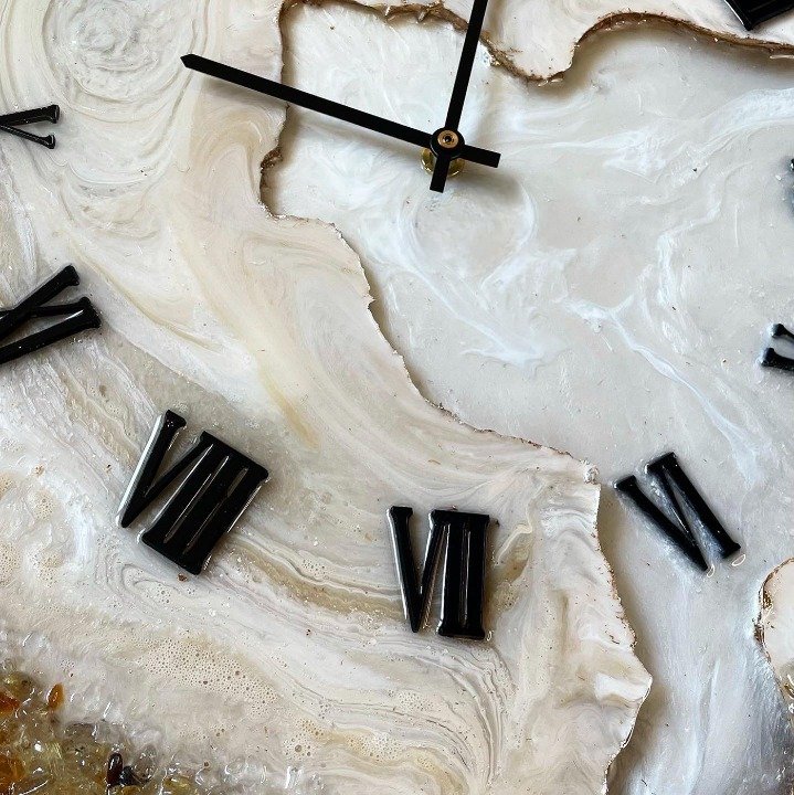 Brown Wall Clock with Natural Stone Sculpture – White & Brown Agate - Nestern