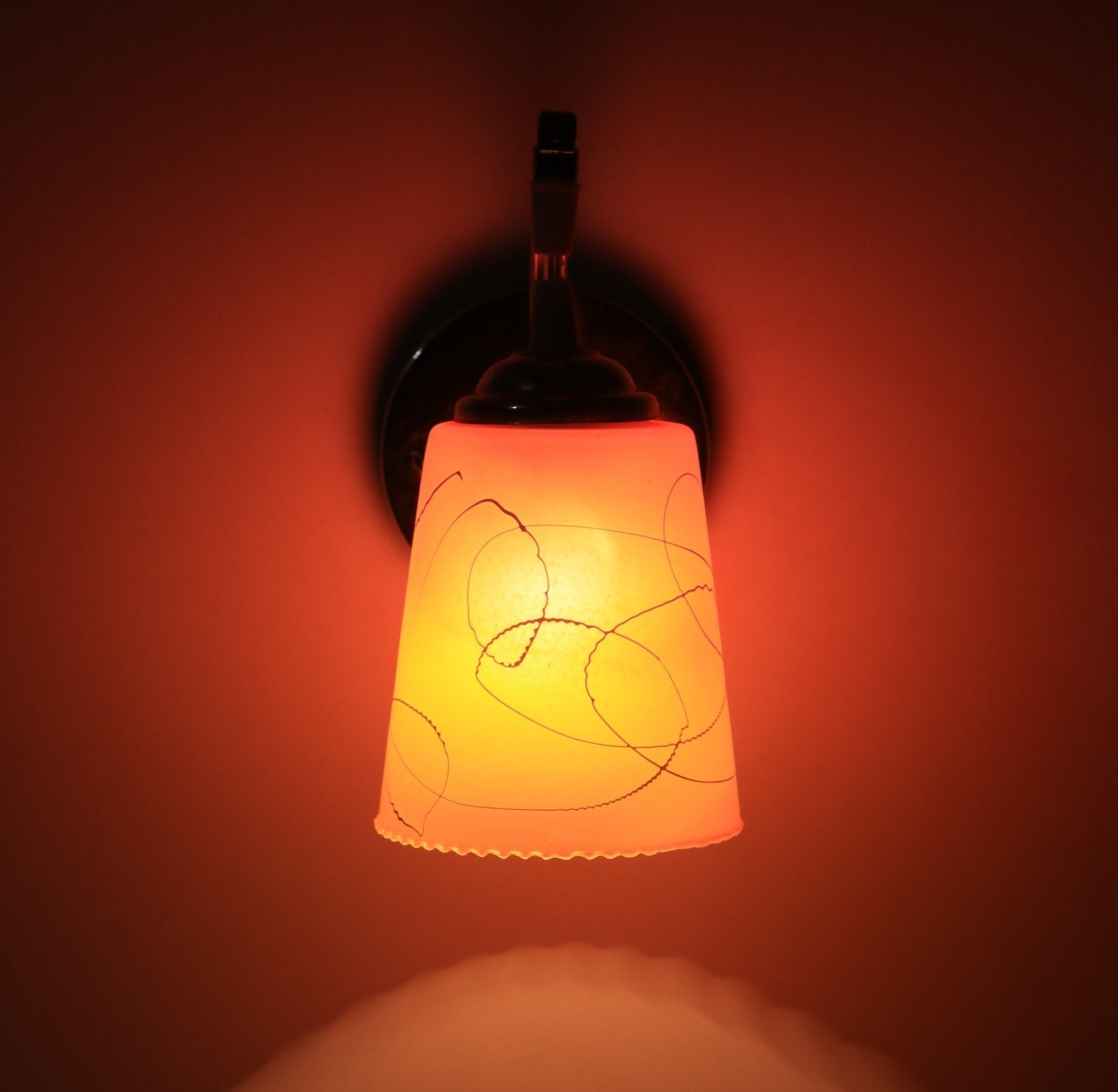 Elegant Floral Cut-Out Wall Lamp - Nestern