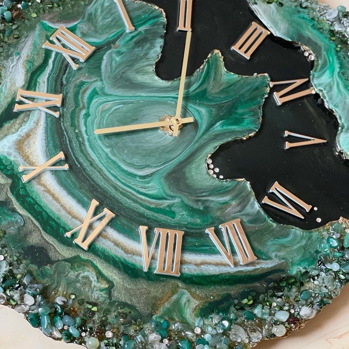 Green and Black Agate Wall Clock with Crystal Accents and Roman Numerals - Nestern