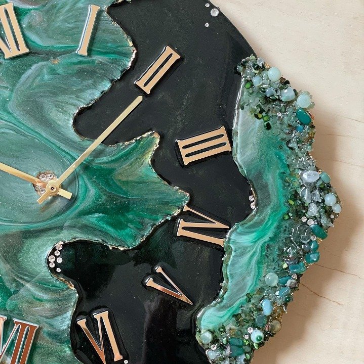 Green and Black Agate Wall Clock with Crystal Accents and Roman Numerals - Nestern