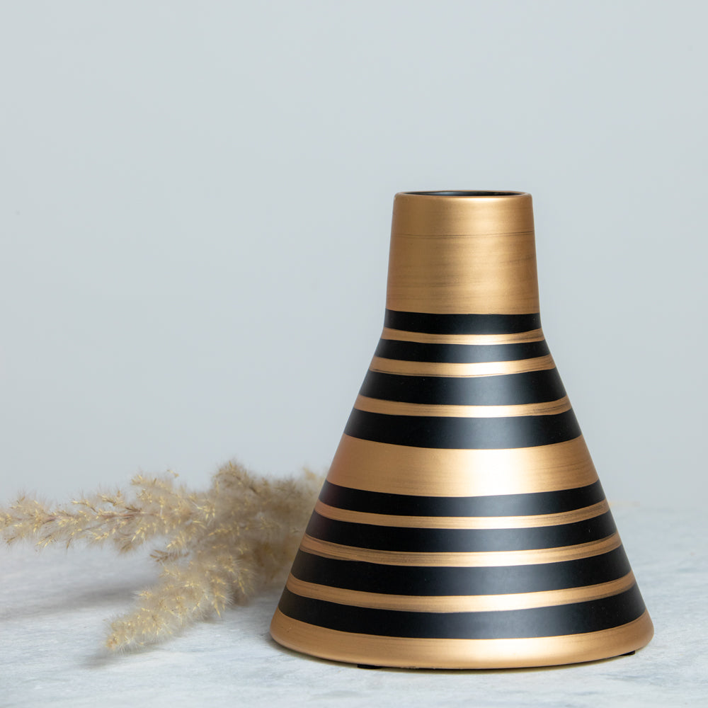 Black & Gold Designer Metal Vases – Modern Table Decor in Striped & Brushstroke Variants