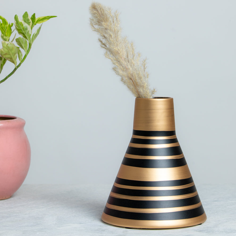 Black & Gold Designer Metal Vases – Modern Table Decor in Striped & Brushstroke Variants