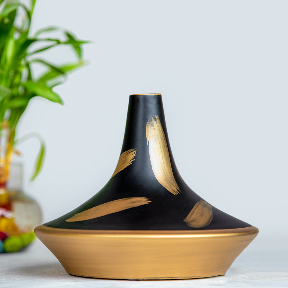 Black & Gold Designer Metal Vases – Modern Table Decor in Striped & Brushstroke Variants