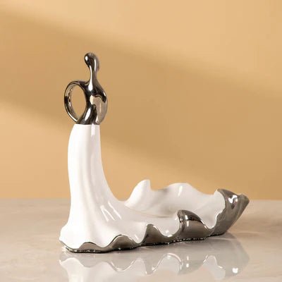 Wine Bottle Holder with elegant lady figurine - Nestern