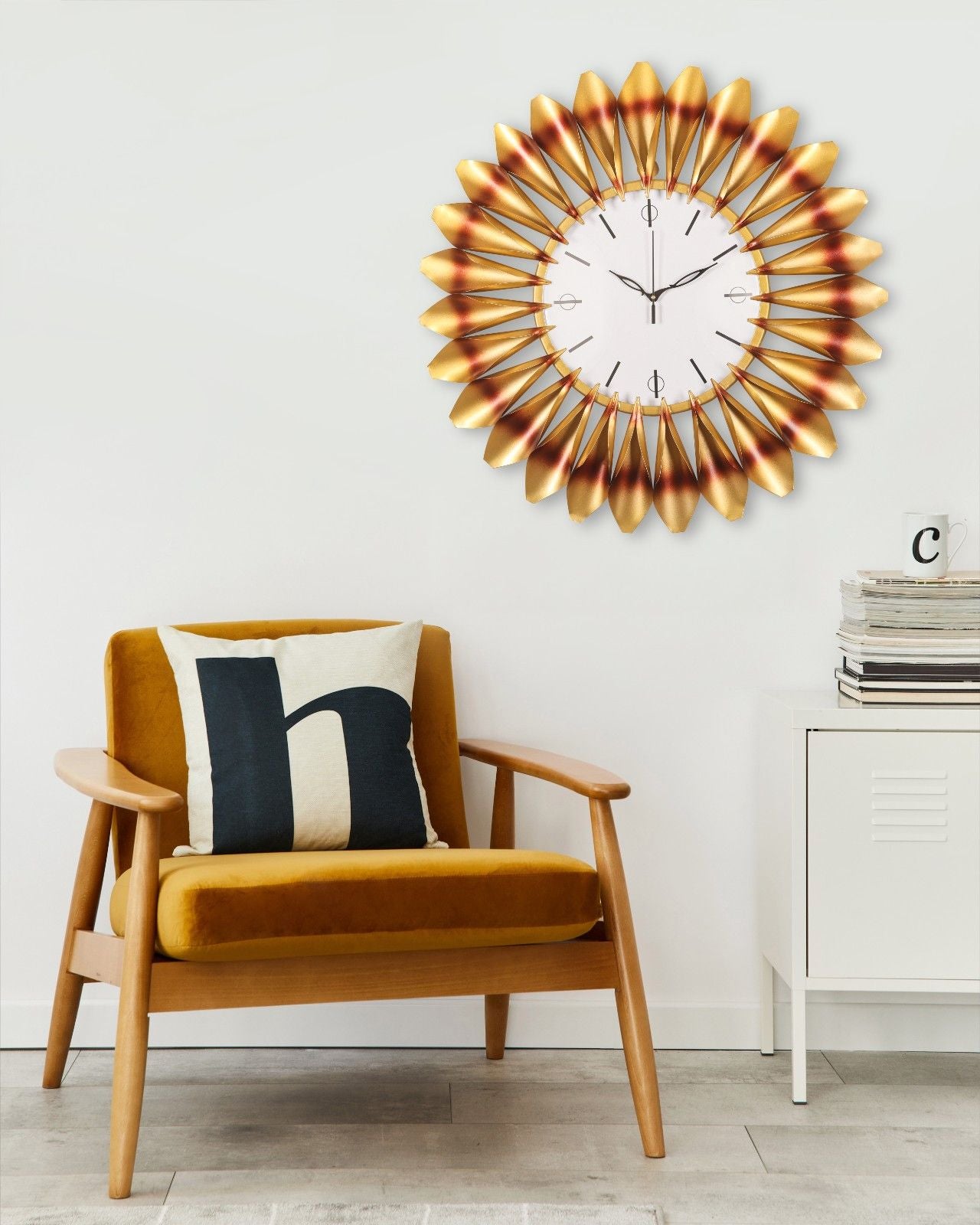 Elegant Golden Sunburst Wall Clock – Luxury Home Décor Piece