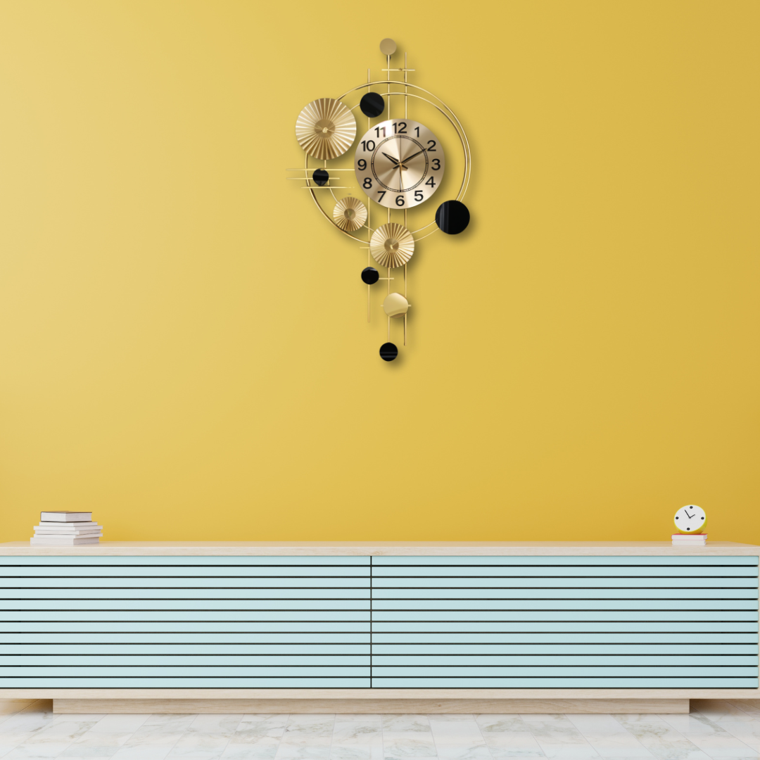 Black & Gold Contemporary Metal Wall Clock – Artistic Luxury Design
