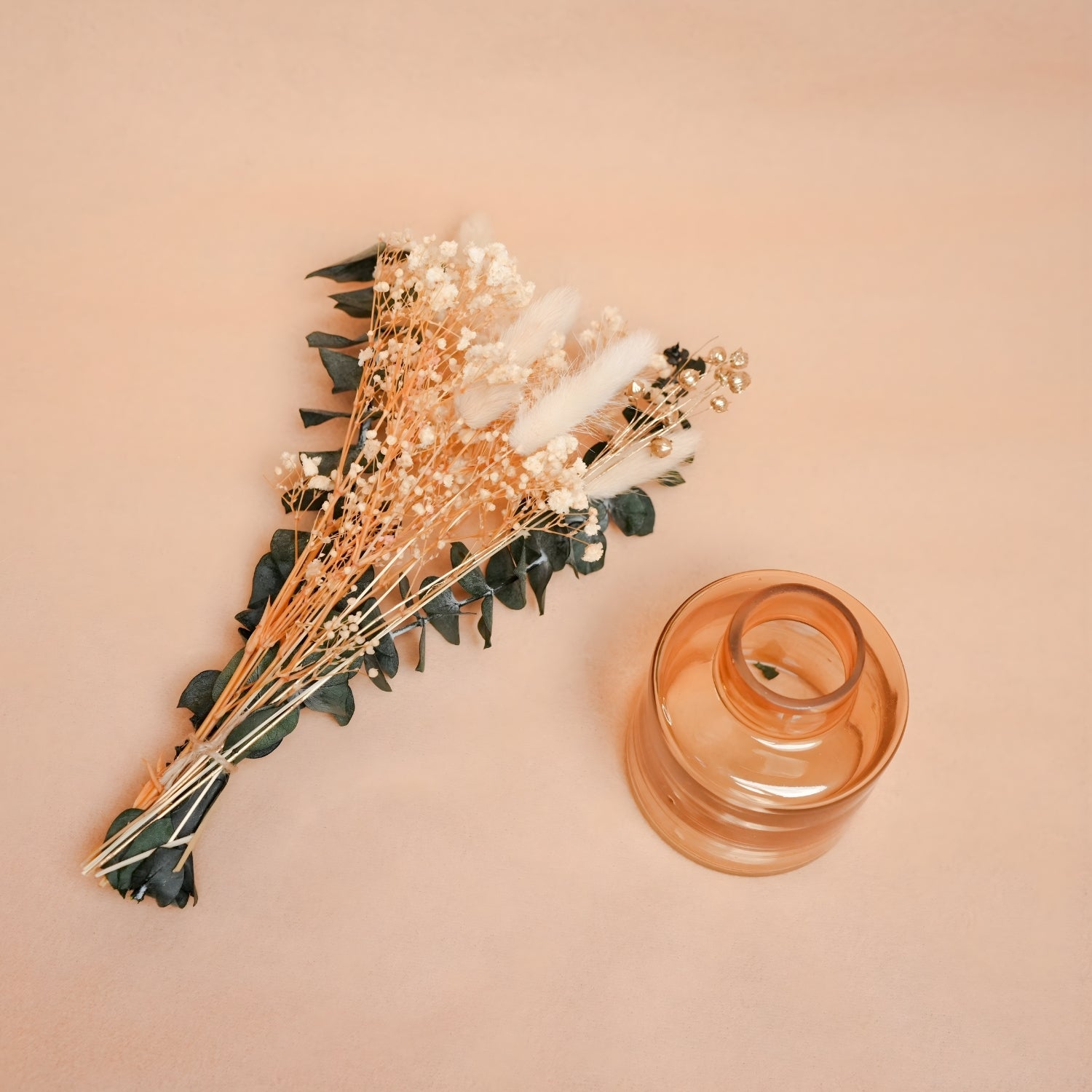 Elegant Little Blossom Glass Vase With Natural Dried Flowers