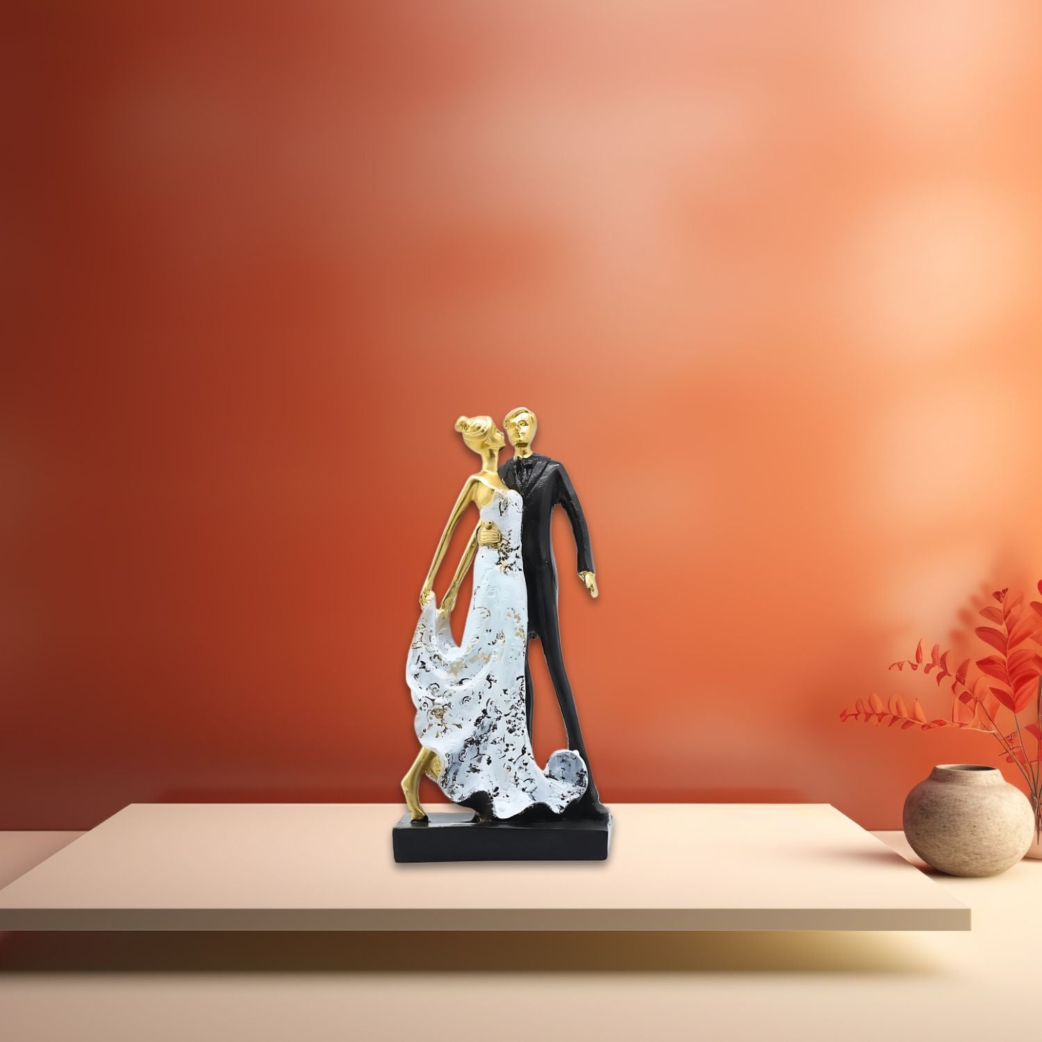Elegant Wedding Couple Figurine For Contemporary Home Accent Decoration