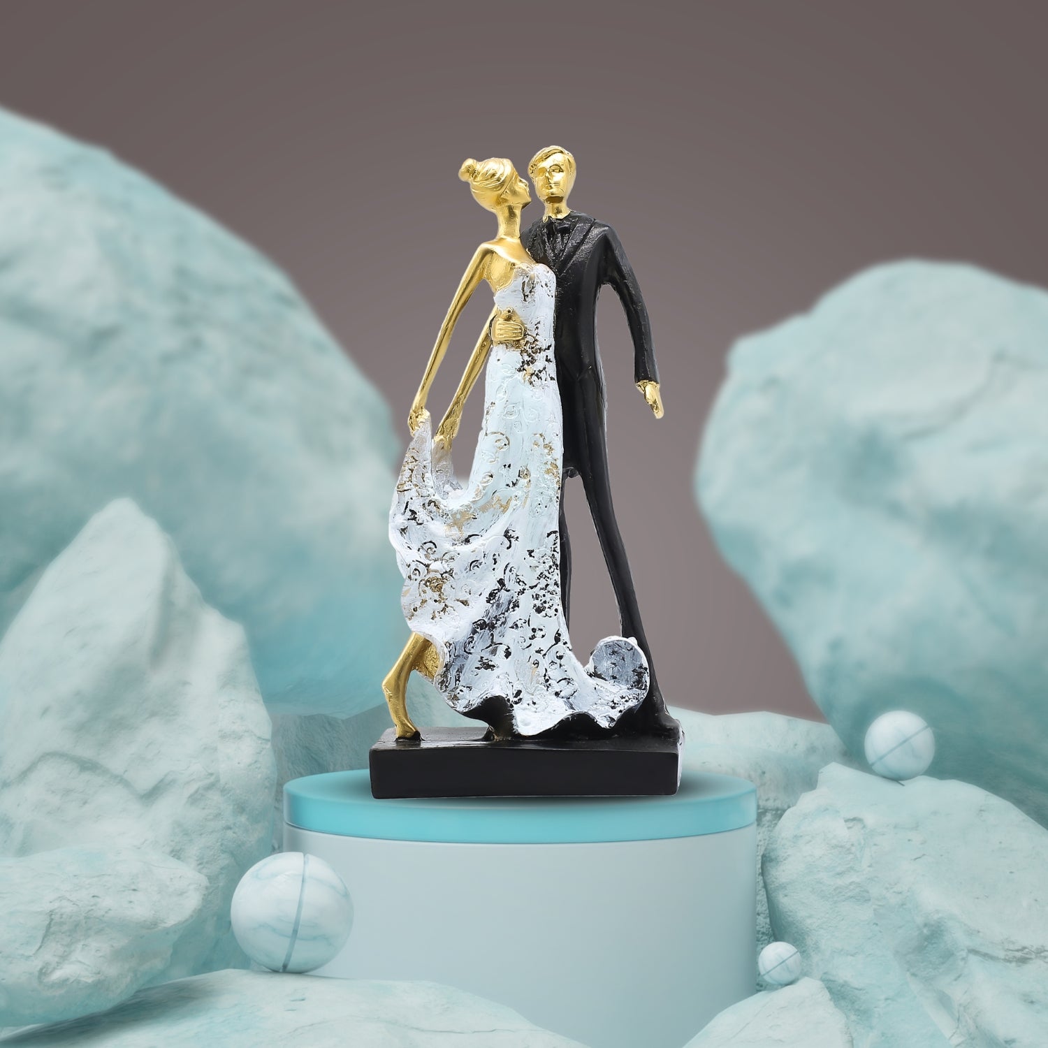 Elegant Wedding Couple Figurine For Contemporary Home Accent Decoration