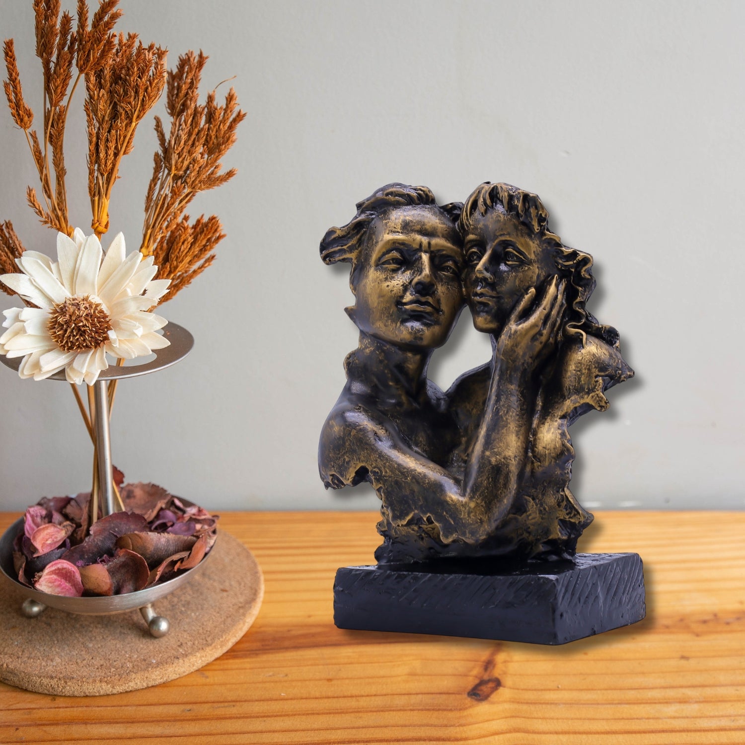 Elegant Romantic Bronze Couple Sculpture For Sophisticated Home Decor Accent