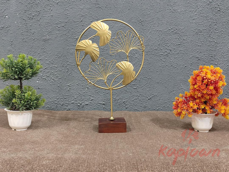 Golden Leaf Sculpture - Nestern