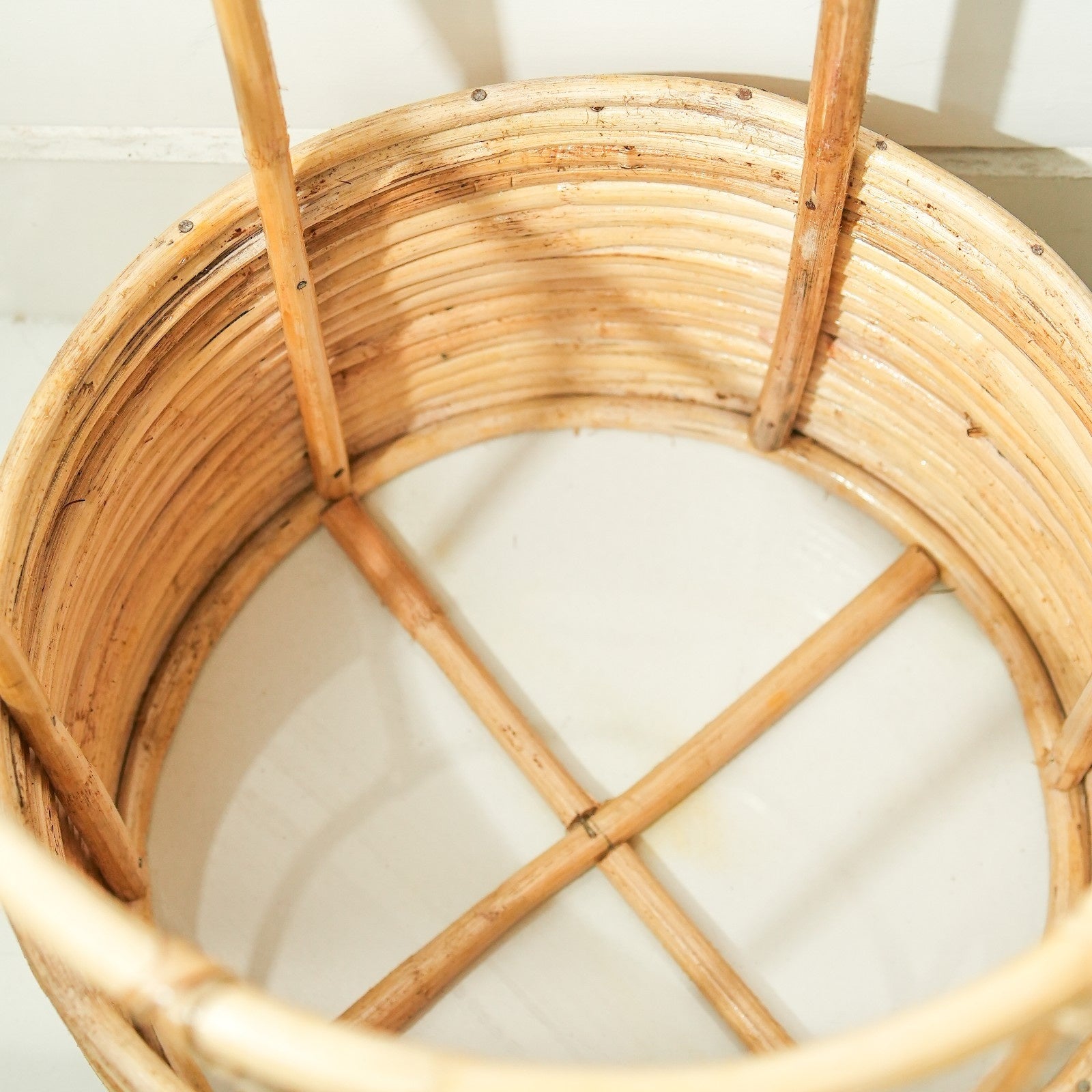 Rattan Round Handmade Planter Stand – Compact Indoor Plant Holder