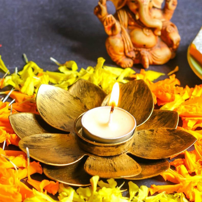 Lotus Diya Divine Glow - Nestern