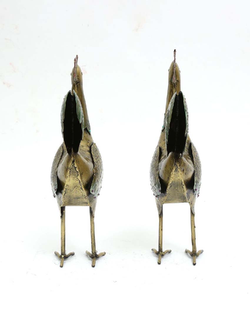 Regal Rooster Duo: Rustic Charm - Nestern