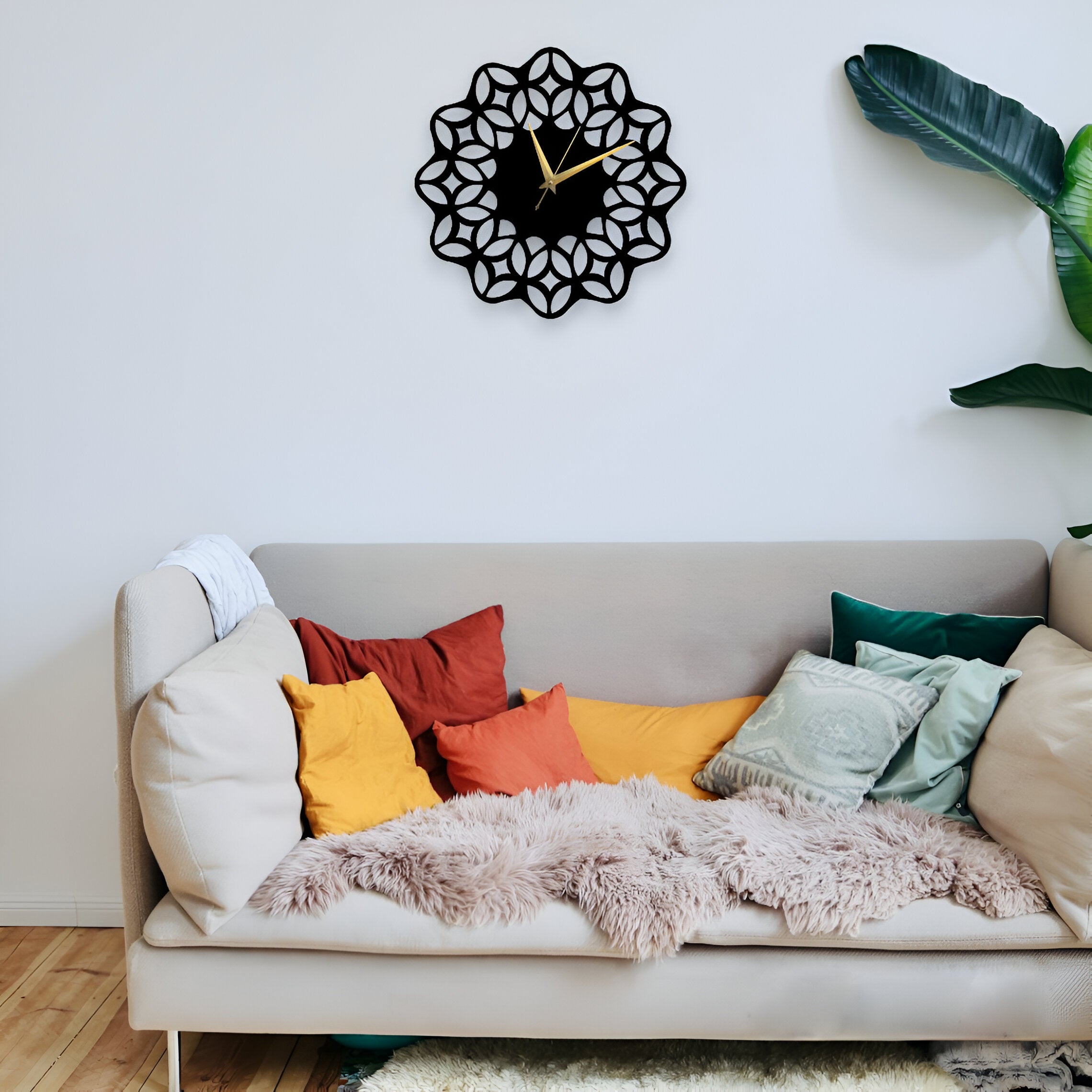 Elegant Geometric Metal Wall Clock – Modern Decorative Timepiece