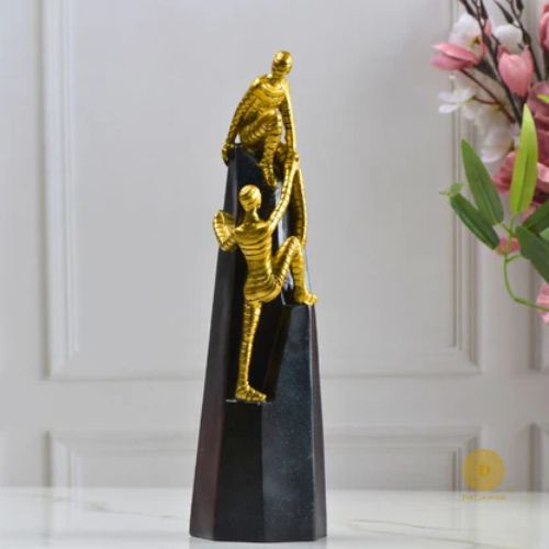 Luxury Abstract Design Golden Black Metal Crafts Sculptures Climbing Man Figurines for Home Decor