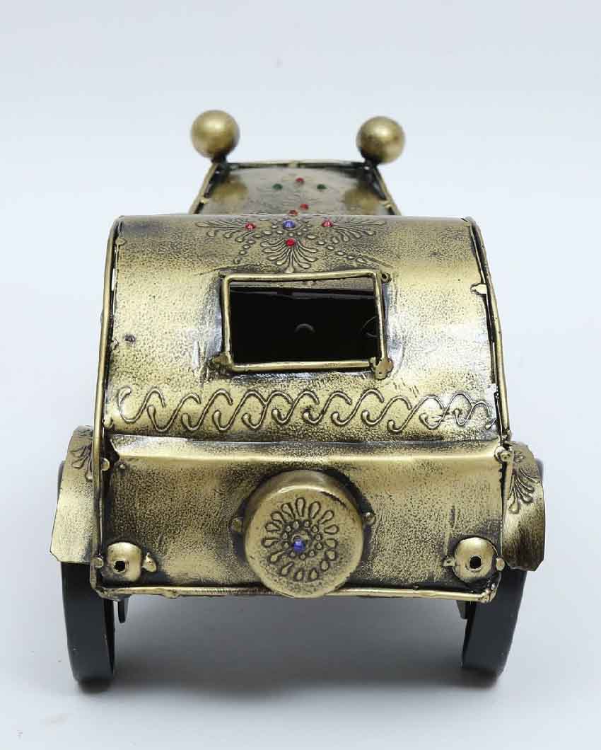 Vintage Charm: Classic Car Model - Nestern